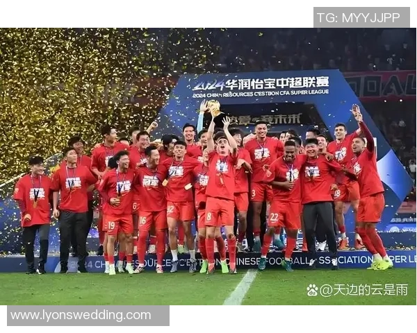 足球明星激情瞬间集锦展现绿茵场上的荣耀与梦想